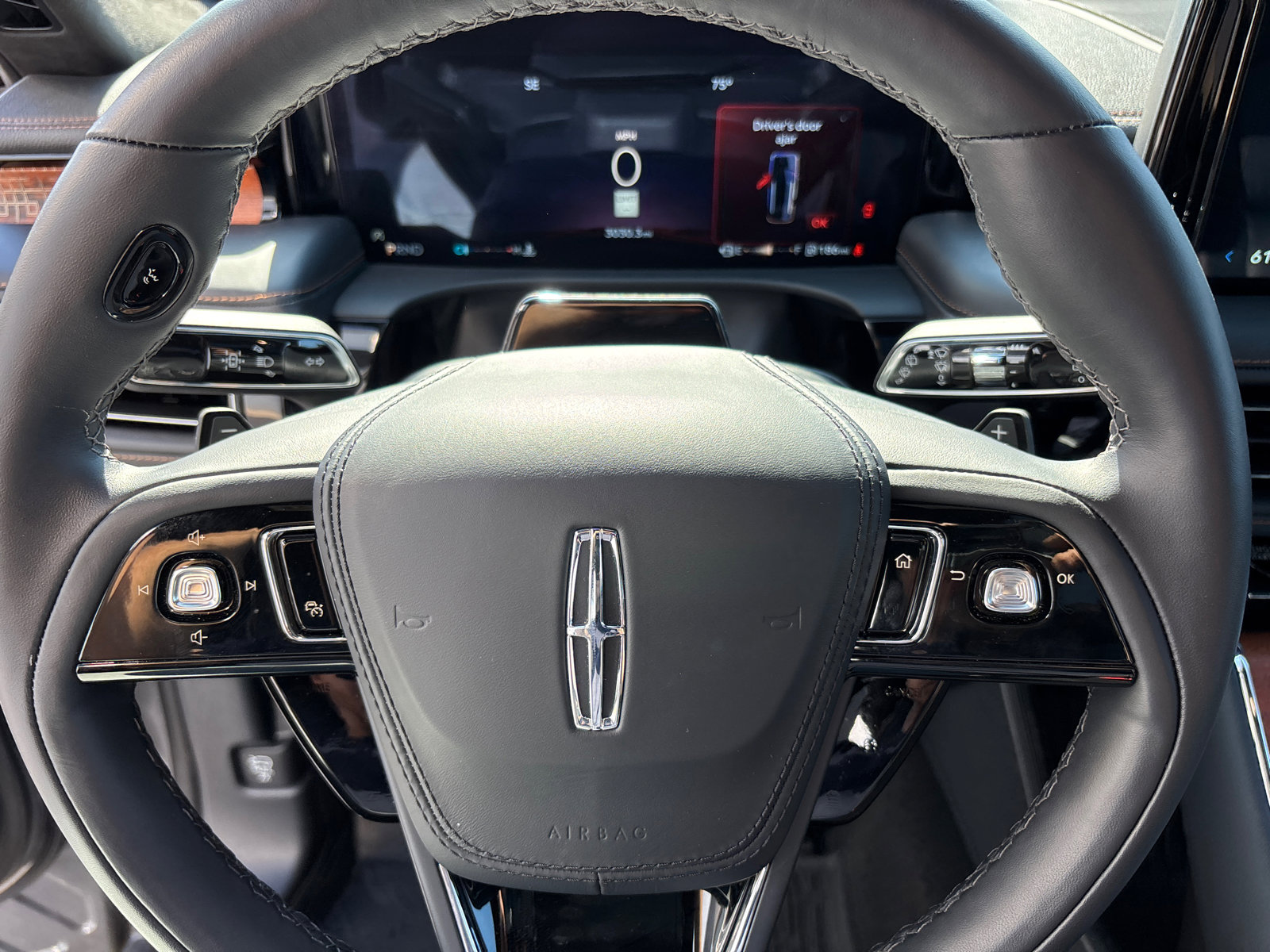 New 2025 Lincoln Aviator Black Label image 18