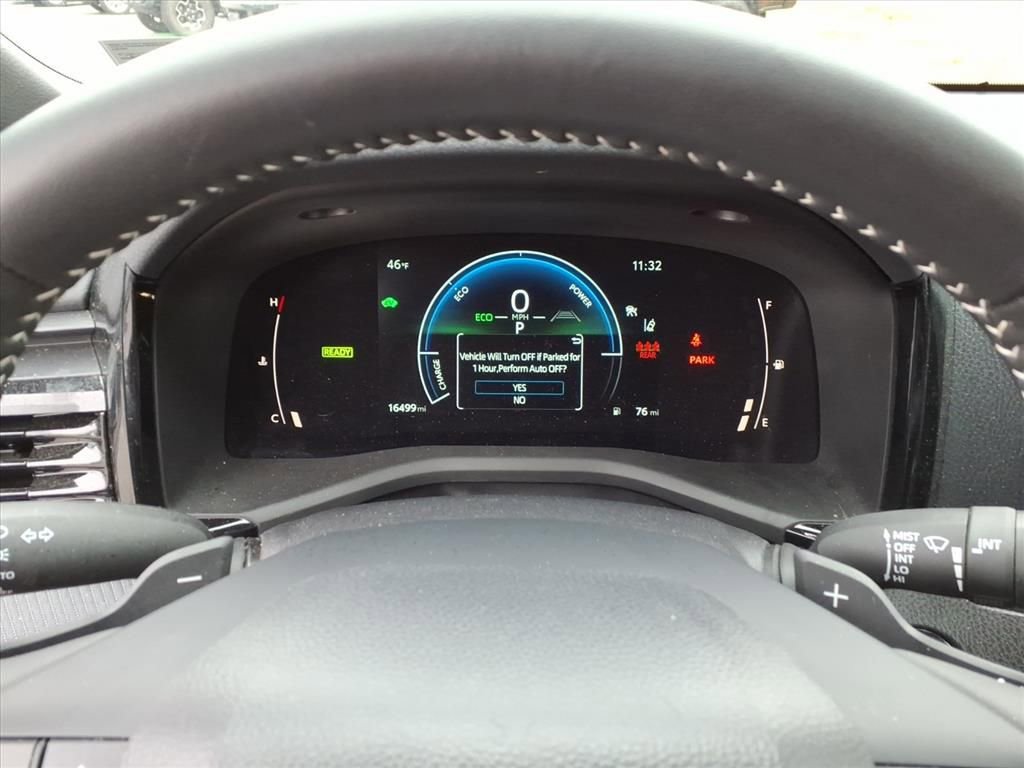 Used 2025 Toyota Camry SE image 17