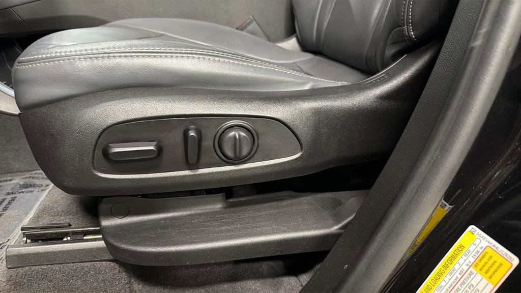 Used 2020 Buick Enclave Essence w/ Sport Touring Edition image 21