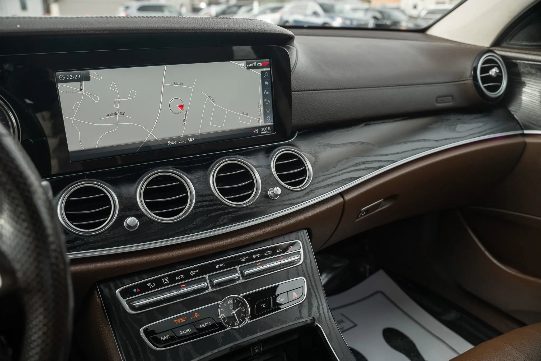 Used 2018 Mercedes-Benz E 300 4MATIC w/ Premium 1 Package image 26