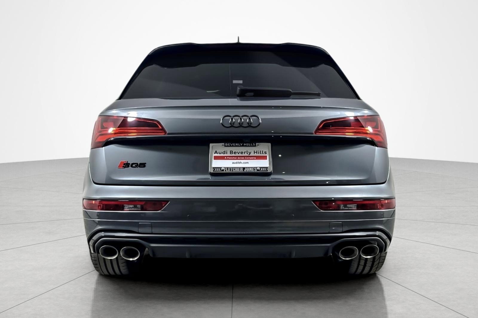 Used 2023 Audi SQ5 Prestige w/ Prestige Package image 4