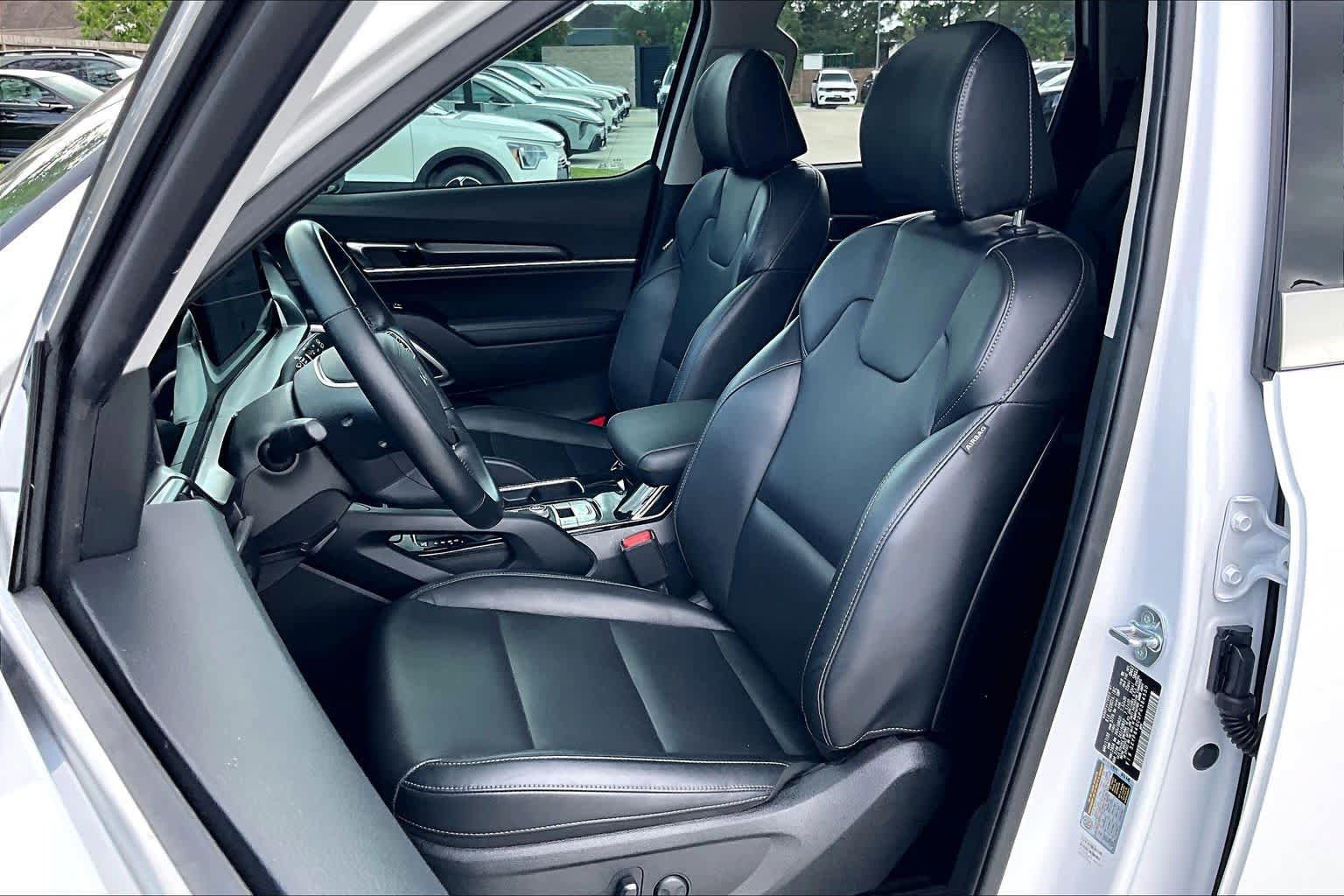 Certified 2023 Kia Telluride S w/ S Sunroof Package FWD image 8