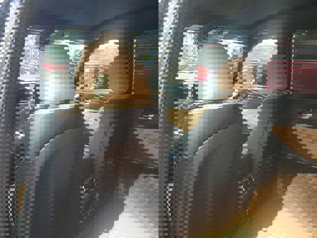 Used 2023 Hyundai Santa Fe Calligraphy image 11