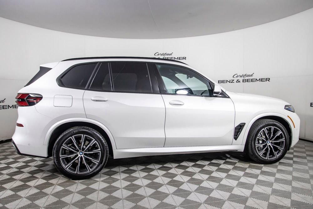 Used 2026 BMW X5 xDrive40i w/ M Sport Package image 5