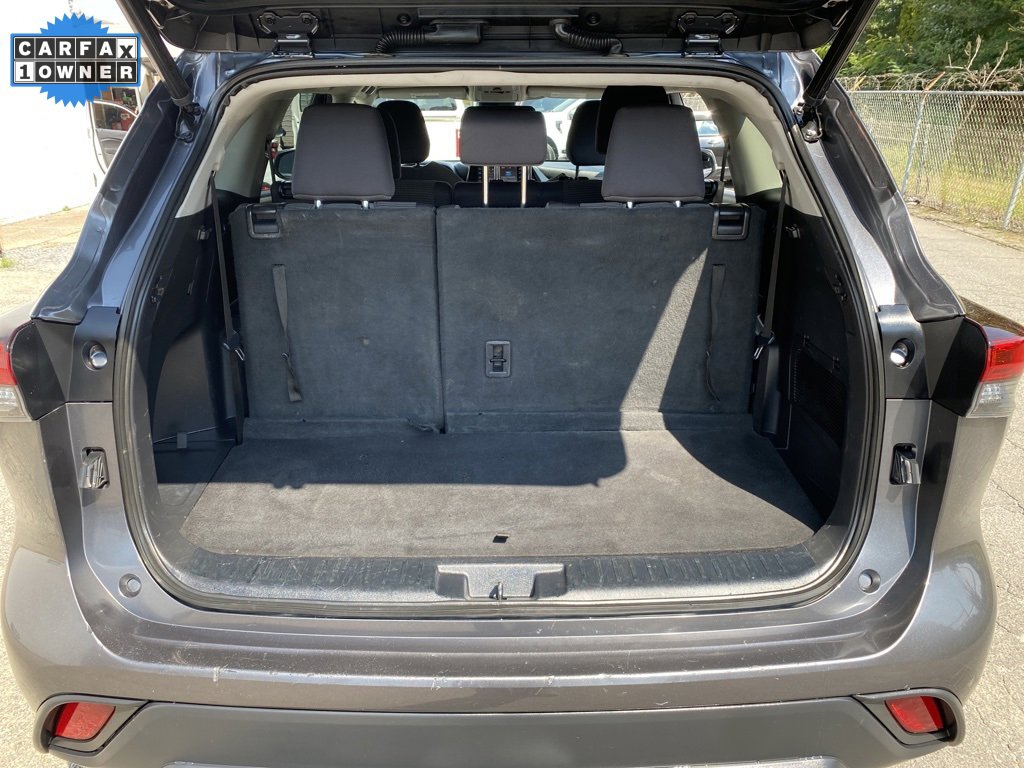 Used 2020 Toyota Highlander LE image 19