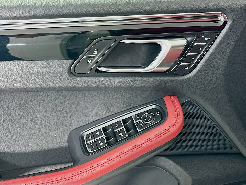 New 2026 Porsche Macan AWD/4WD image 20