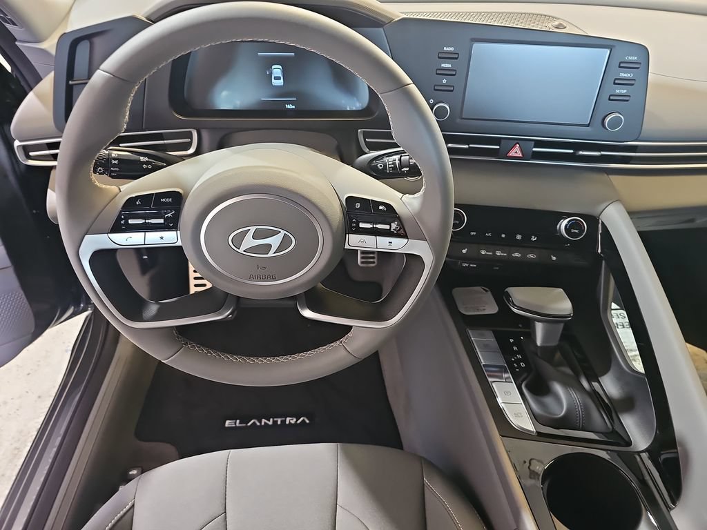 New 2026 Hyundai Elantra SEL Sport Premium FWD image 17