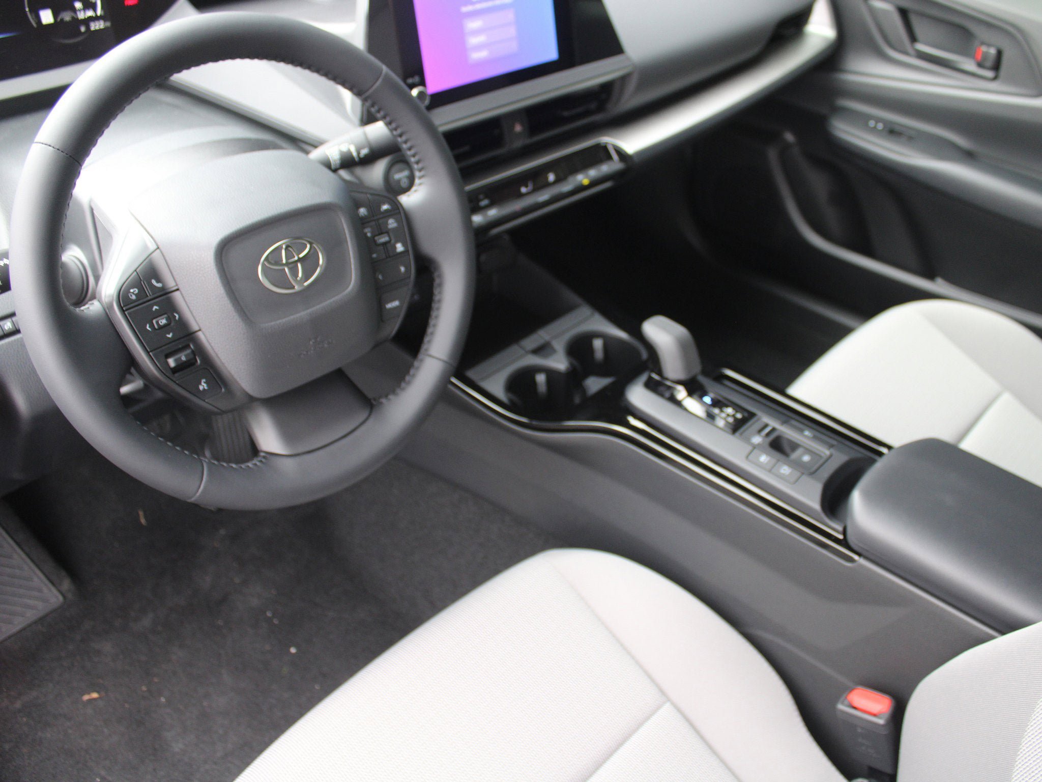 Used 2026 Toyota Prius LE FWD image 11