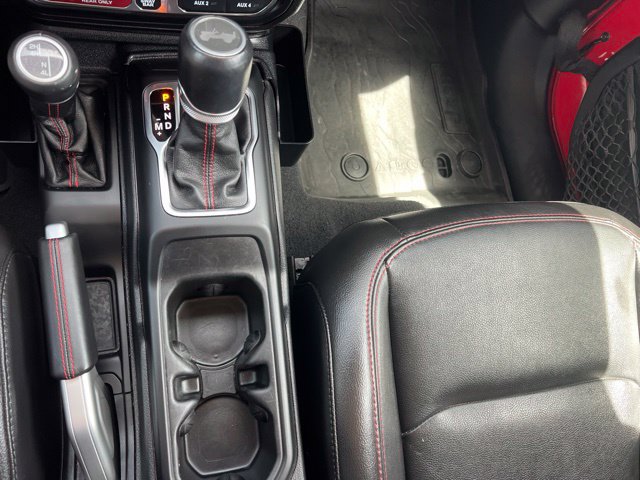 Used 2021 Jeep Wrangler Unlimited Rubicon w/ Dual Top Group AWD/4WD image 14
