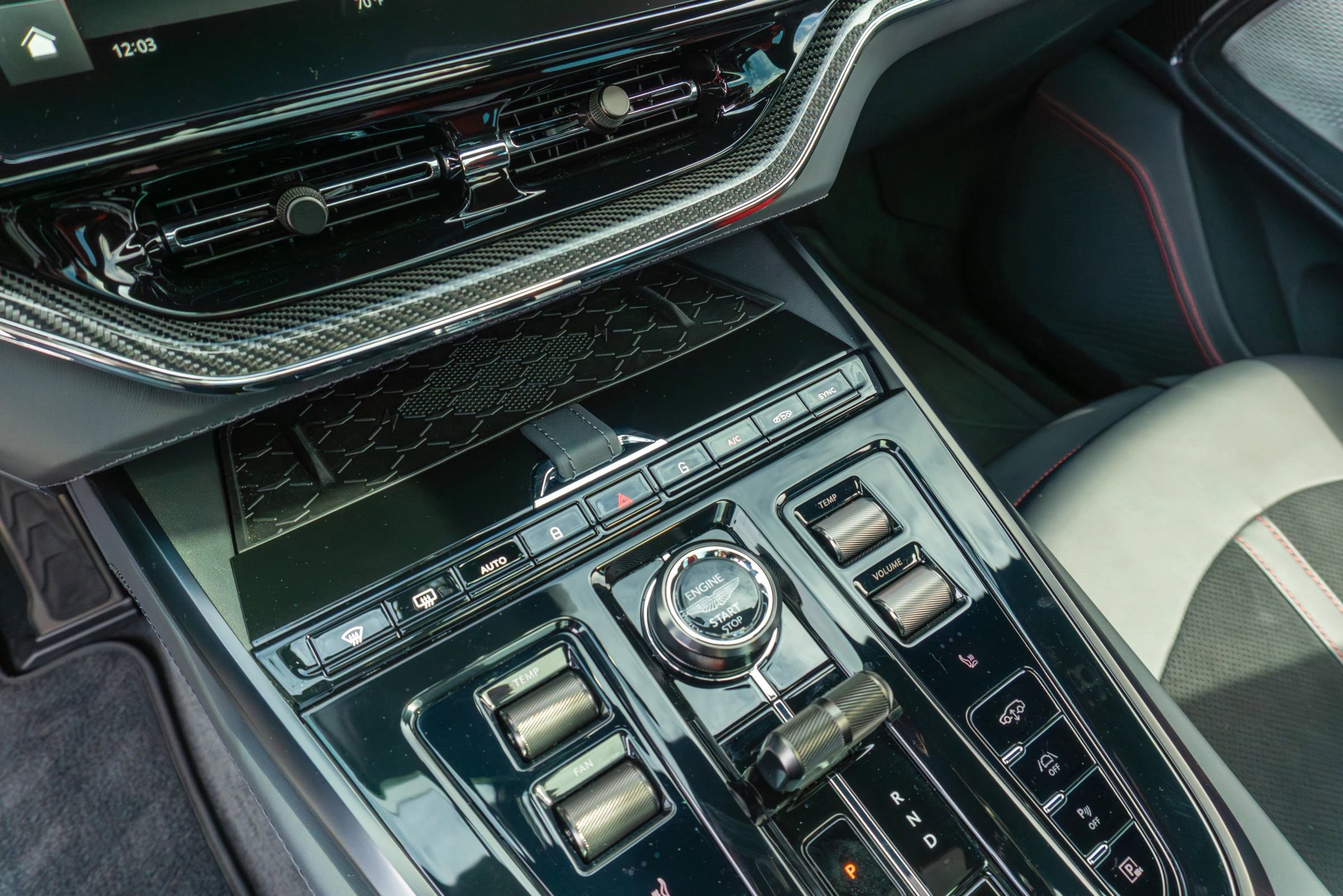 Used 2025 Aston Martin DBX 707 image 70