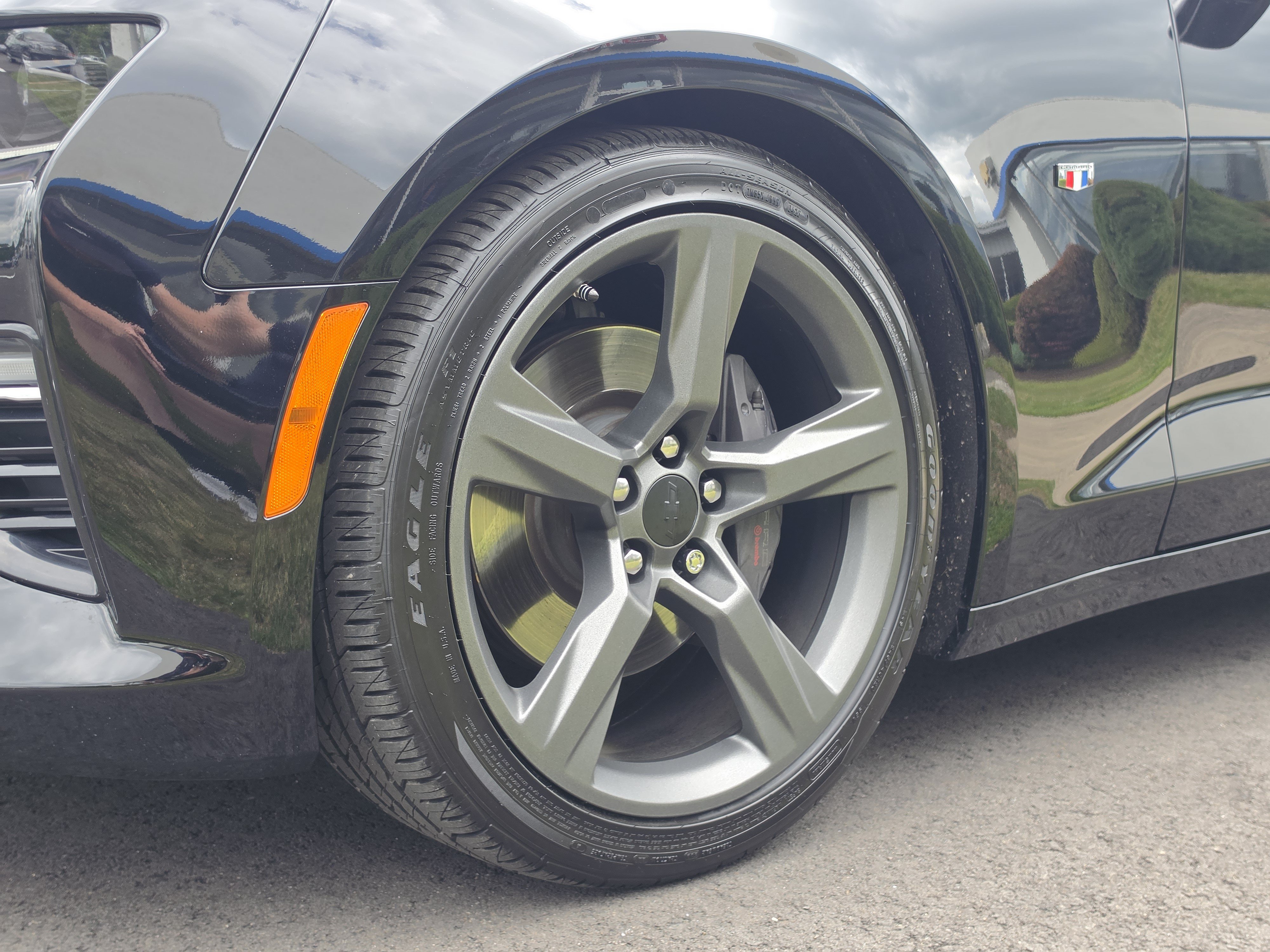 Used 2018 Chevrolet Camaro SS RWD image 14
