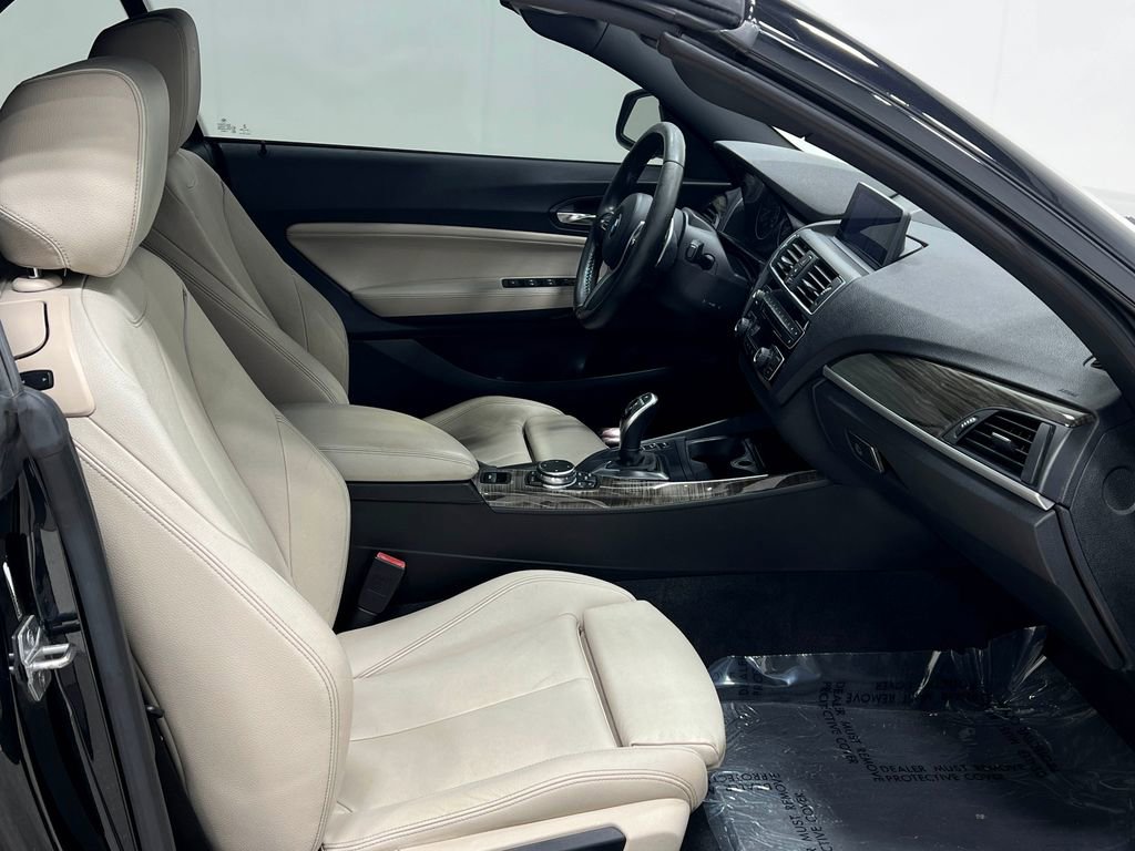 Used 2016 BMW M235i Convertible RWD image 32