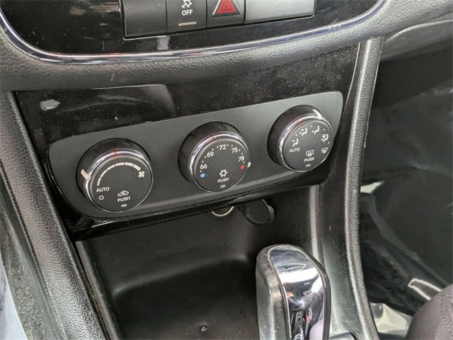 Used 2014 Chrysler 200 Touring image 20