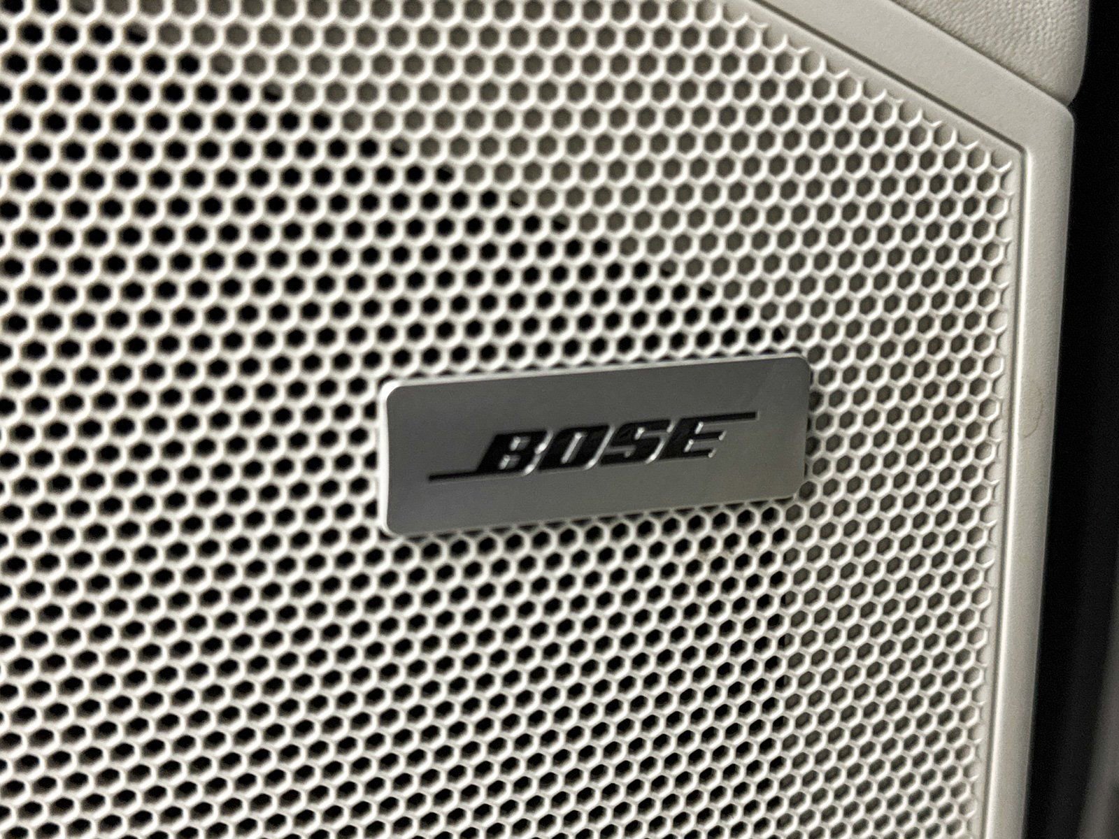 Used 2022 Porsche Cayenne Turbo image 9