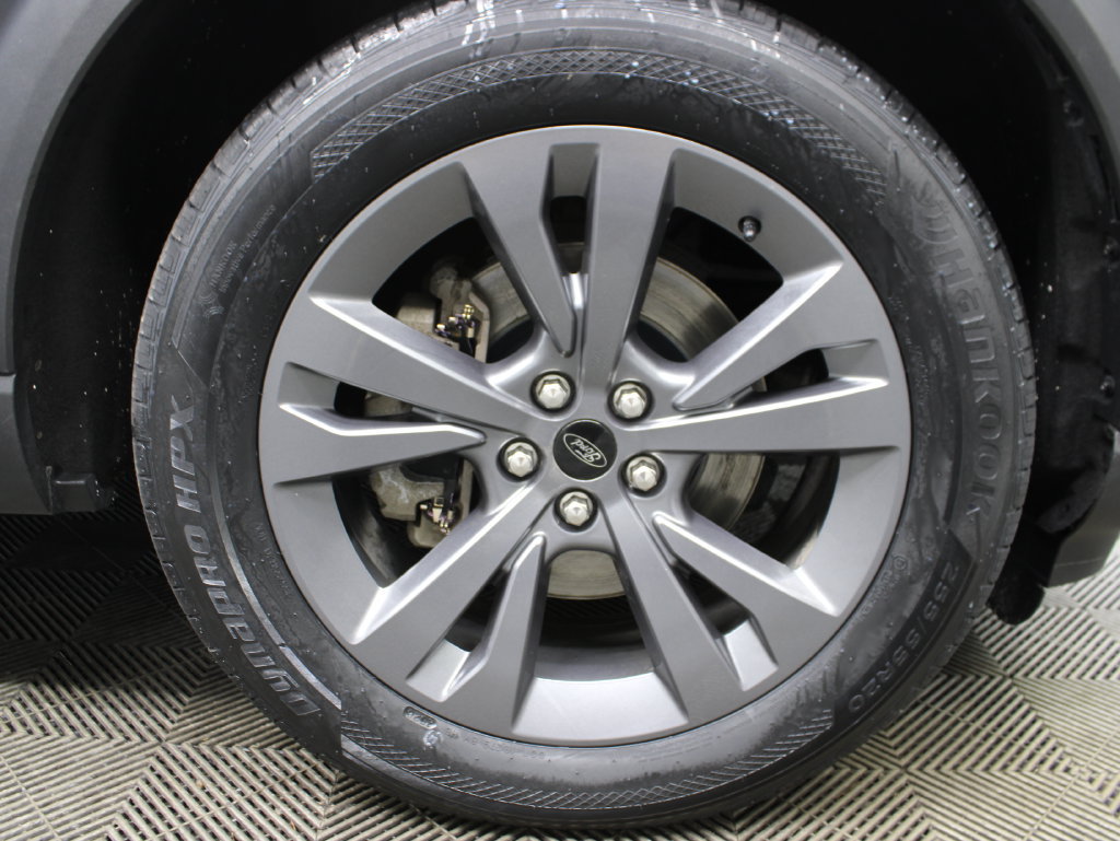 Used 2023 Ford Explorer XLT w/ XLT Sport Appearance Package AWD/4WD image 13