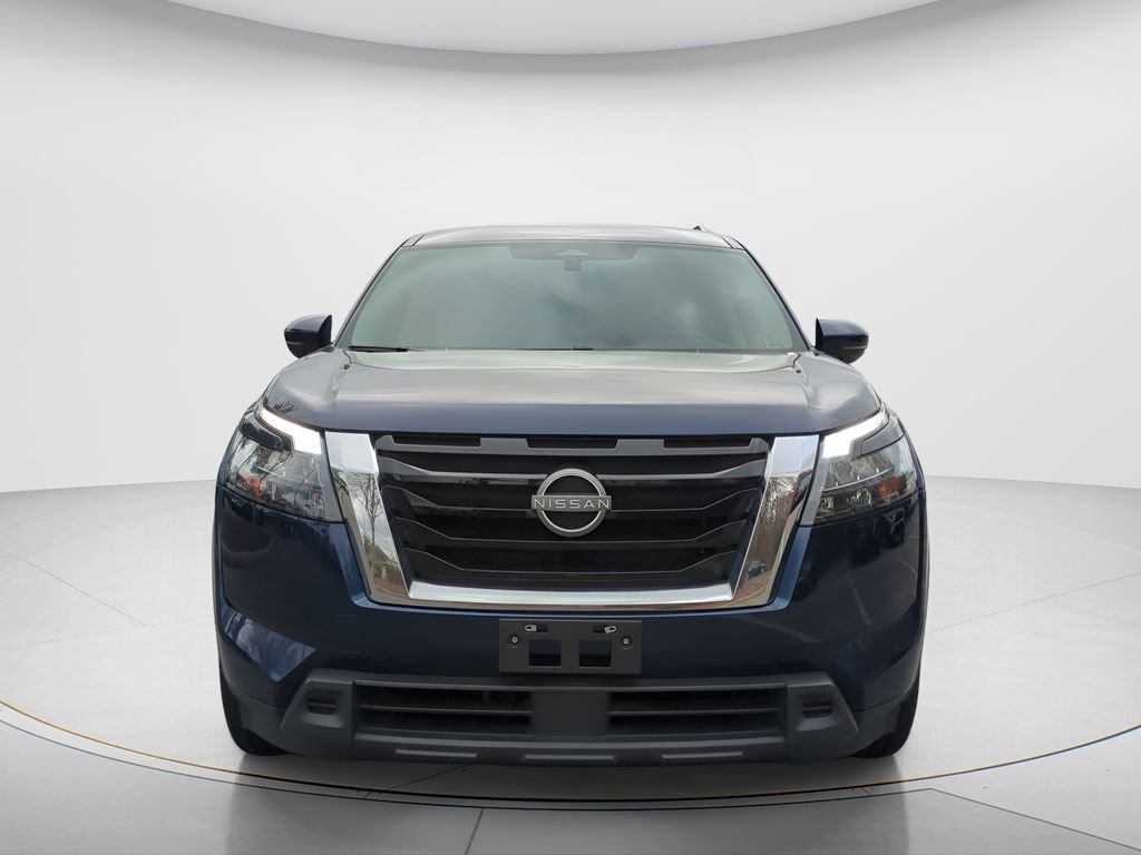 Used 2025 Nissan Pathfinder SV image 9
