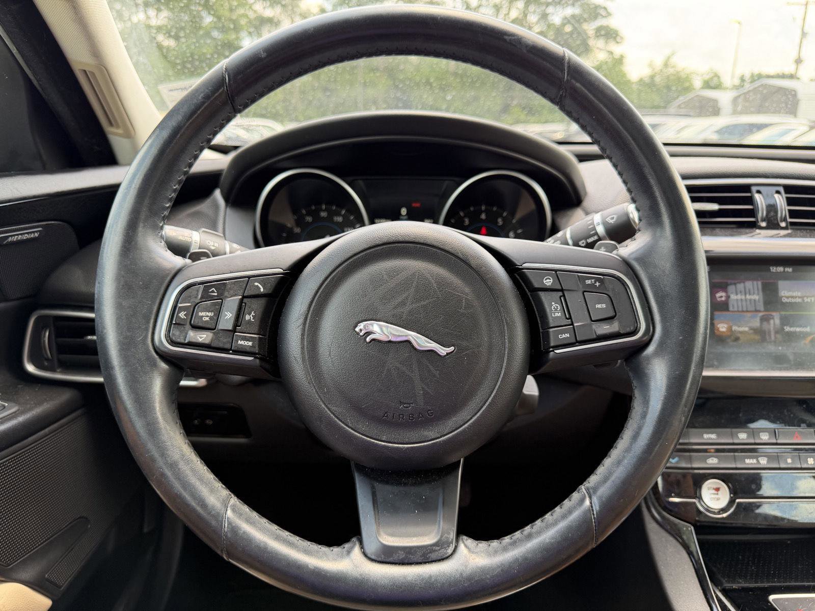 Used 2017 Jaguar XE Premium RWD image 8