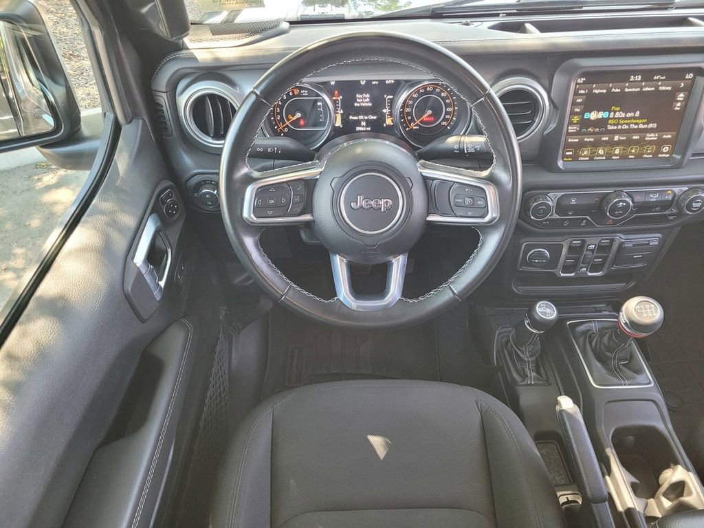 Used 2022 Jeep Gladiator Overland w/ Trailer Tow Package AWD/4WD image 11