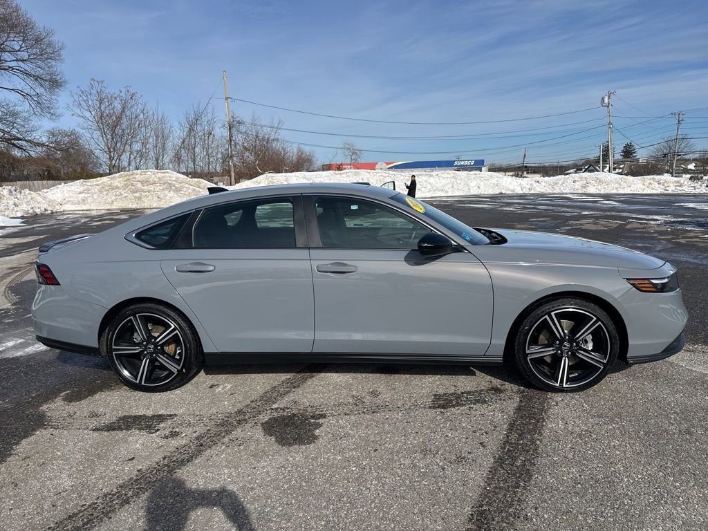 Used 2023 Honda Accord Sport image 3