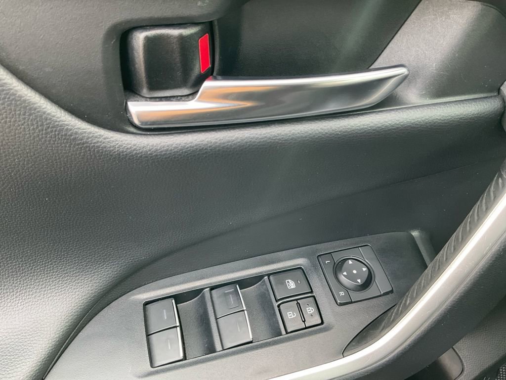 Used 2024 Toyota RAV4 Adventure image 25