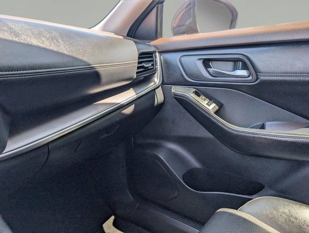 Used 2023 Nissan Rogue SV w/ SV Premium B Package FWD image 30