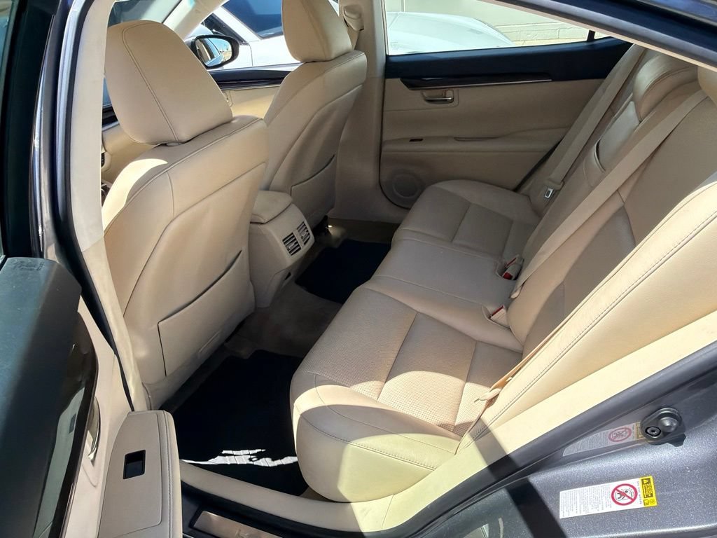 Used 2015 Lexus ES 350 w/ Luxury Package FWD image 7
