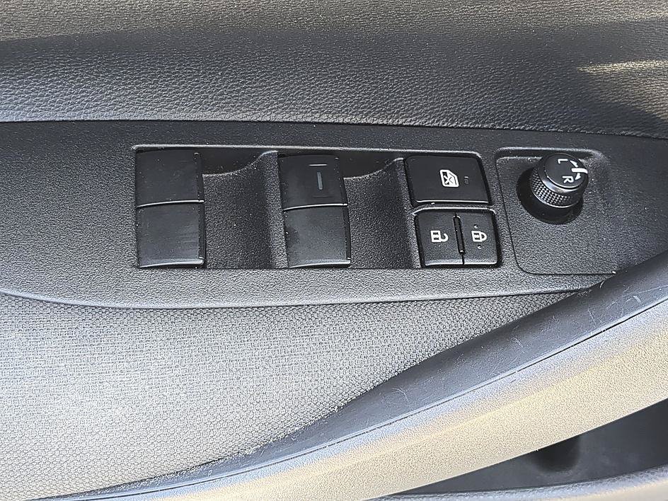 Used 2026 Toyota Corolla LE FWD image 13