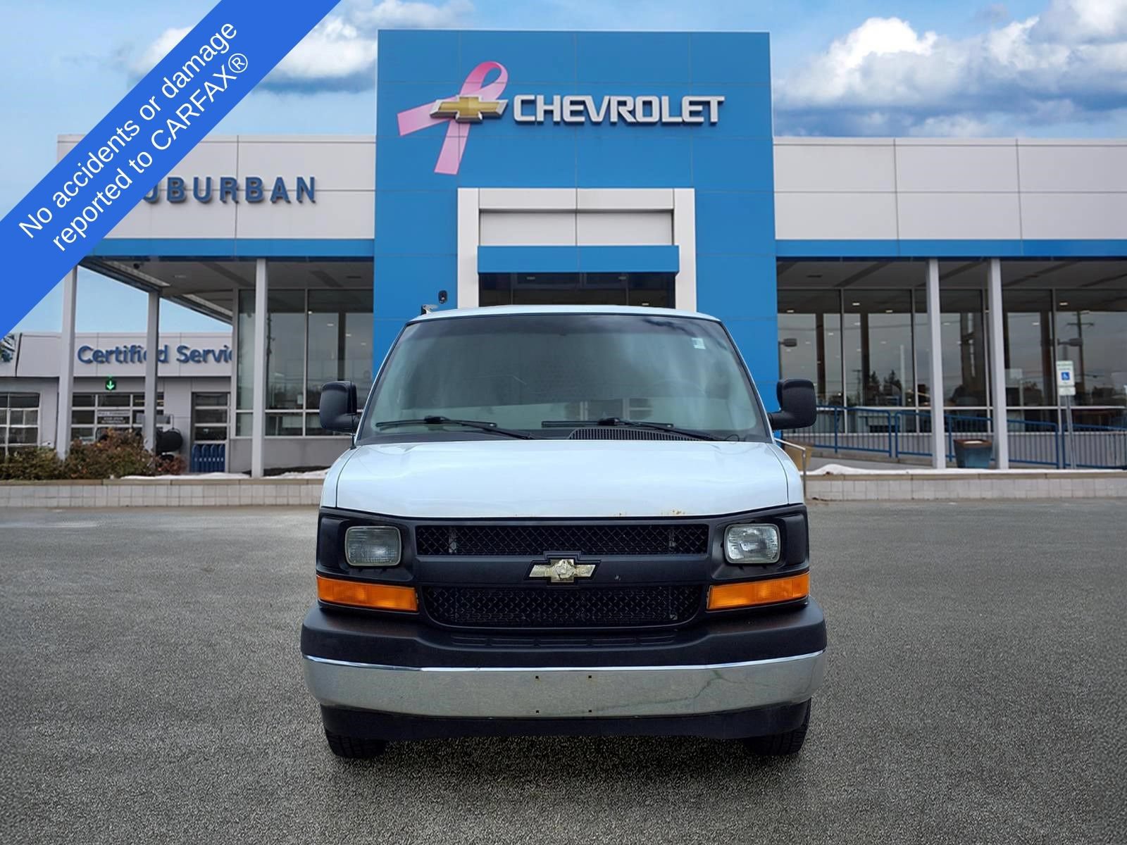 Used 2017 Chevrolet Express 2500 RWD image 2