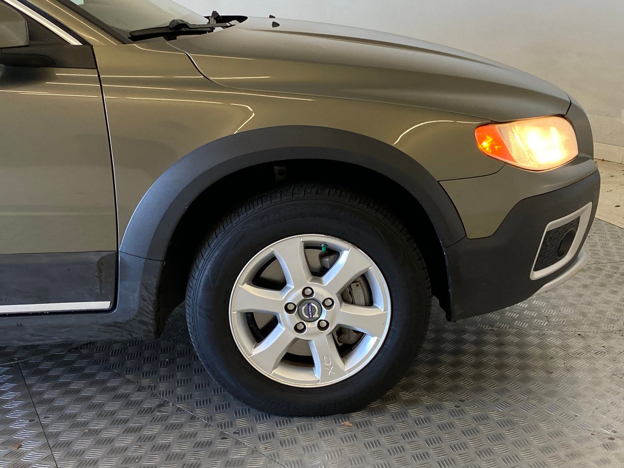 Used 2011 Volvo XC70 3.2 image 10