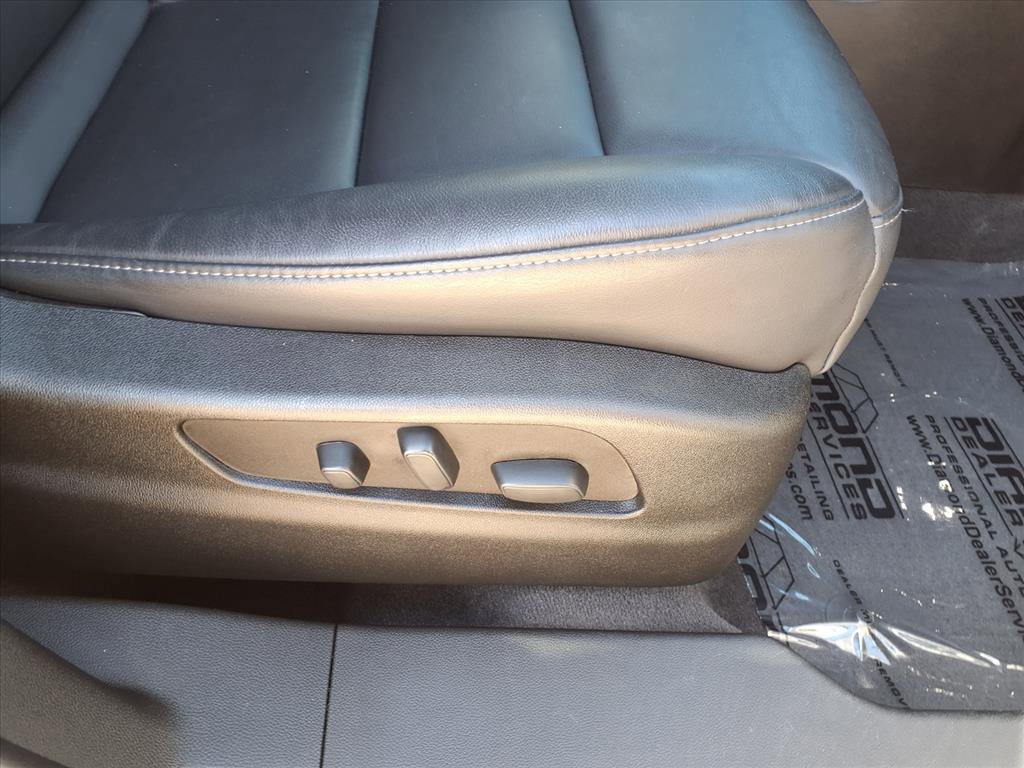 Certified 2023 Cadillac XT4 Premium Luxury image 10