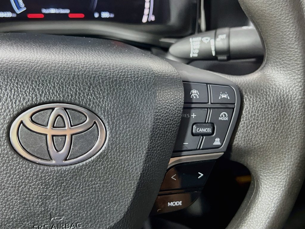 Used 2025 Toyota Camry LE FWD image 17