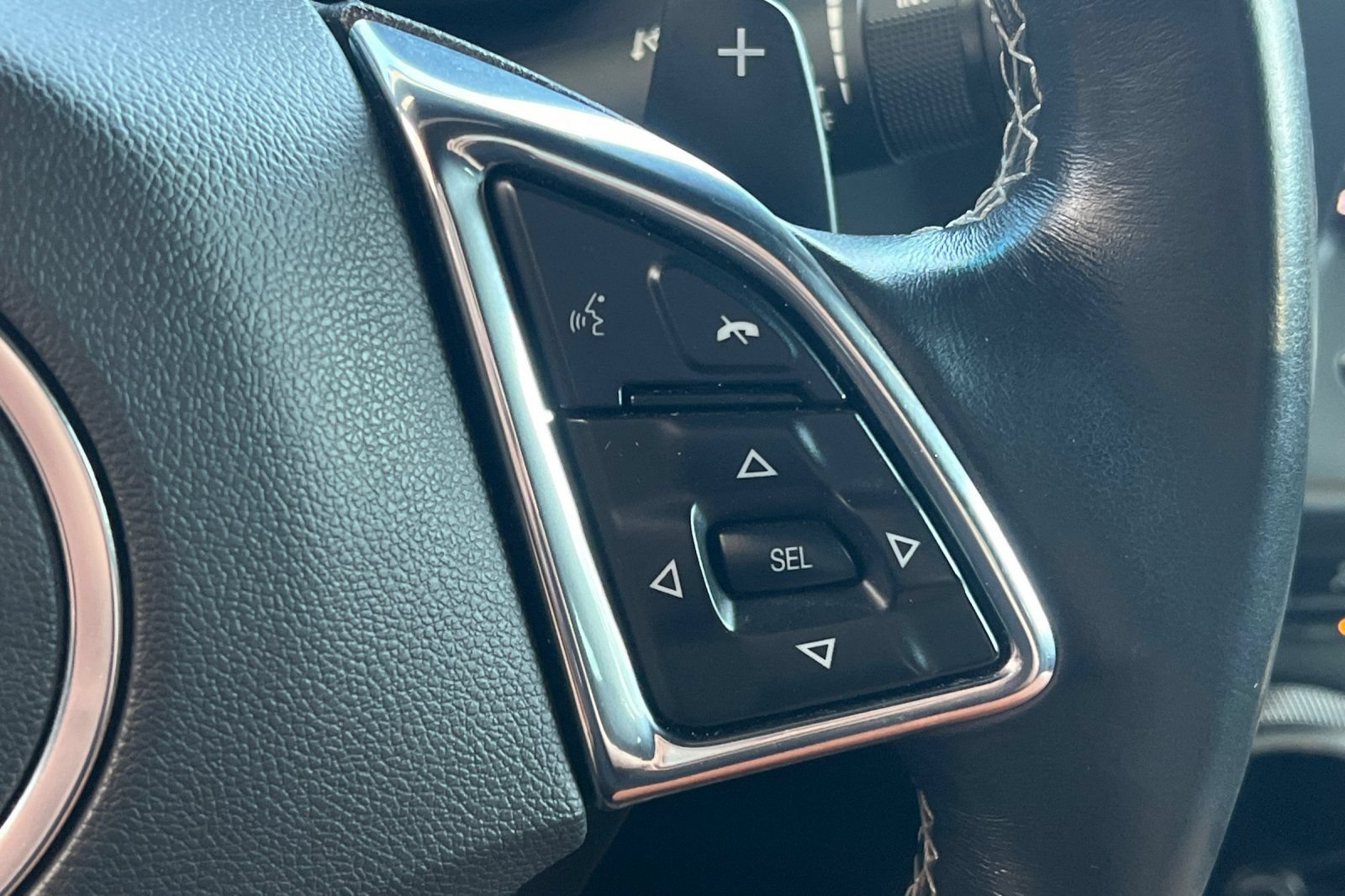 Used 2023 Chevrolet Camaro LT RWD image 30