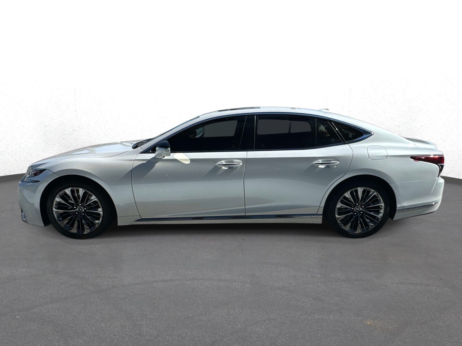 Used 2020 Lexus LS 500 w/ Accessory Package (Z1) RWD image 6