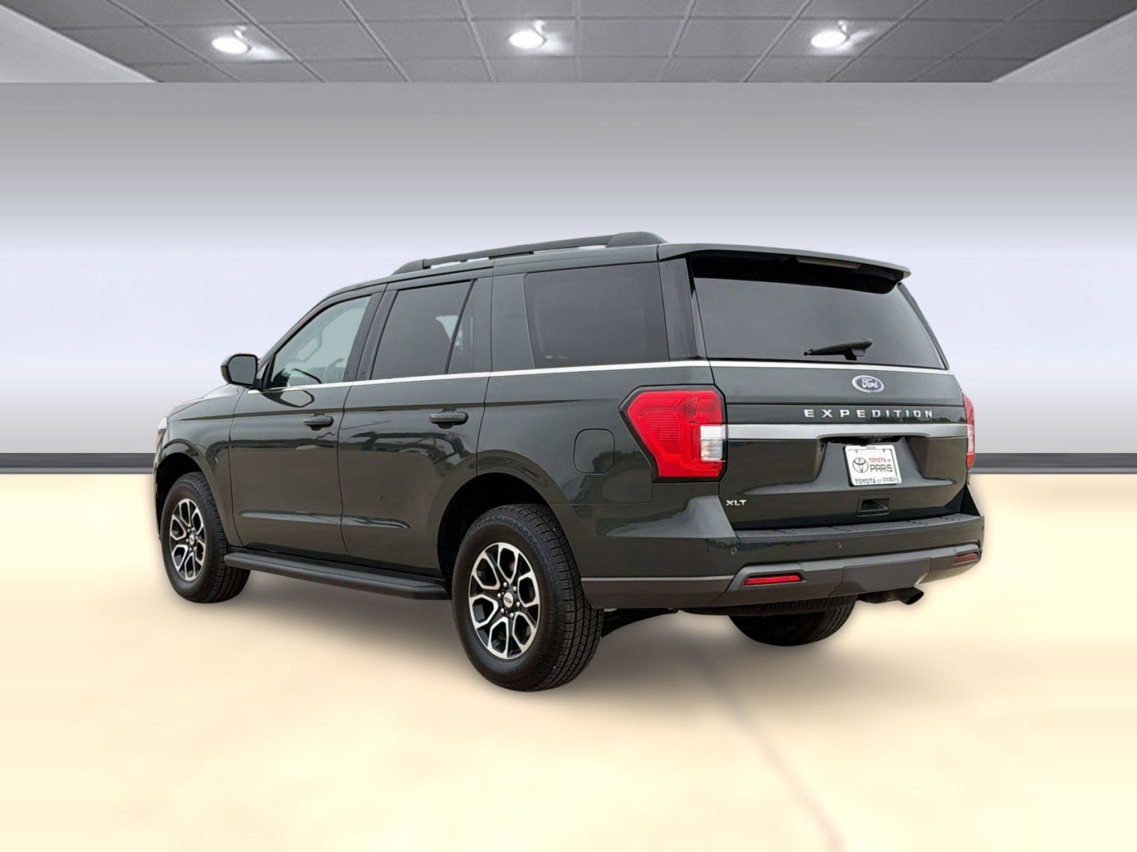 Used 2022 Ford Expedition XLT image 3