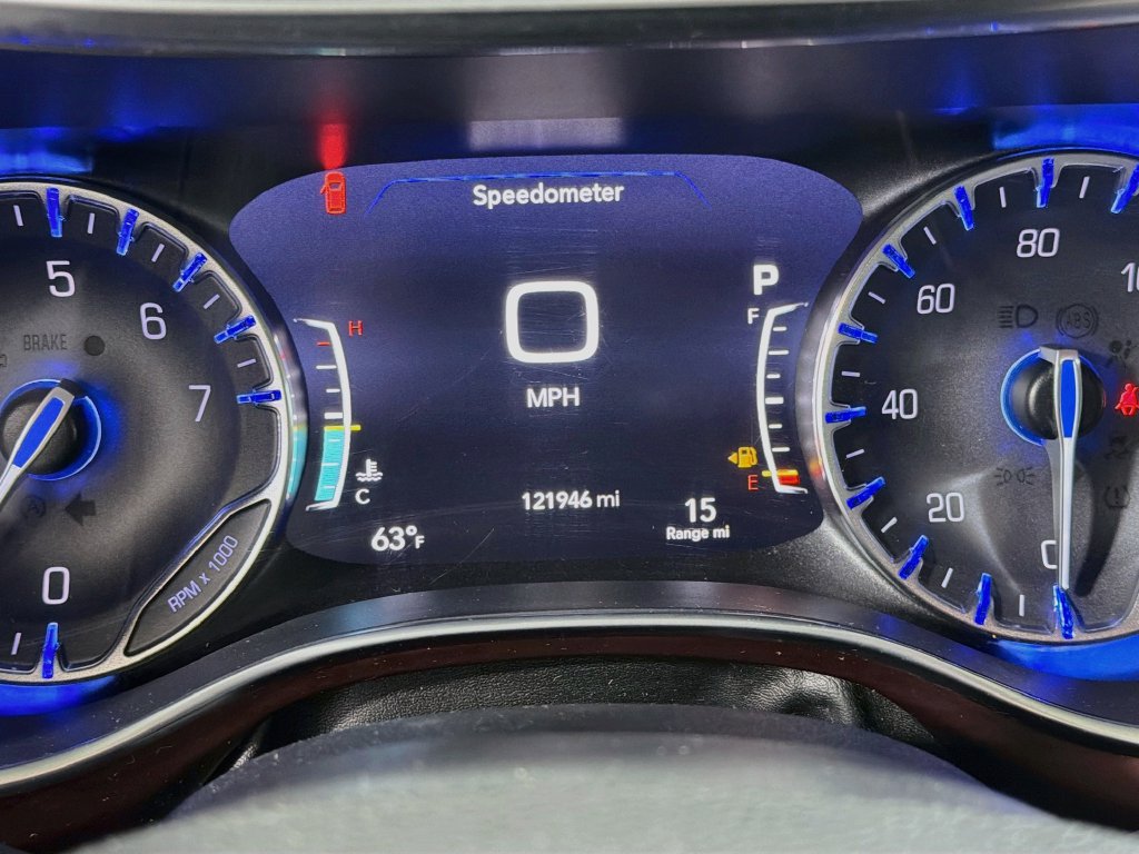 Used 2017 Chrysler Pacifica Limited w/ UConnect Theater Package FWD image 14