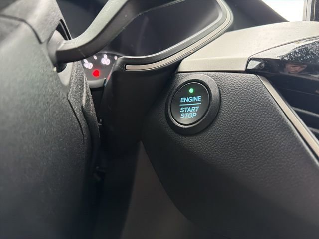 Used 2021 Ford Escape SE image 33