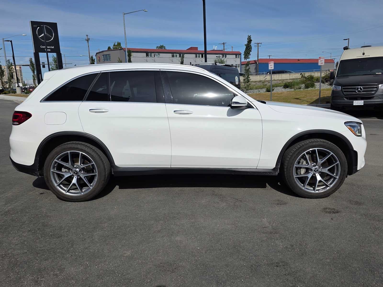 Used 2020 Mercedes-Benz GLC 300 4MATIC image 2
