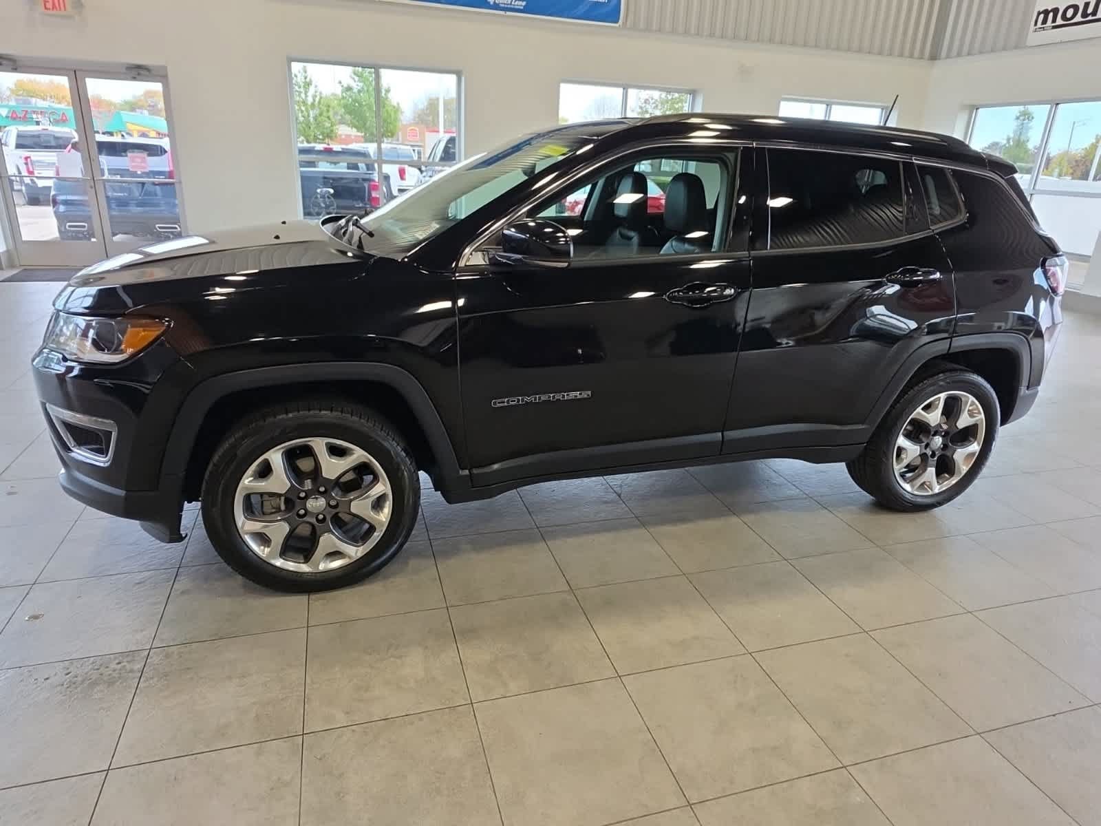 Used 2018 Jeep Compass Limited AWD/4WD image 13