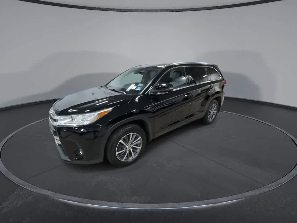 Used 2019 Toyota Highlander XLE w/ Protection Package #3 AWD/4WD image 4