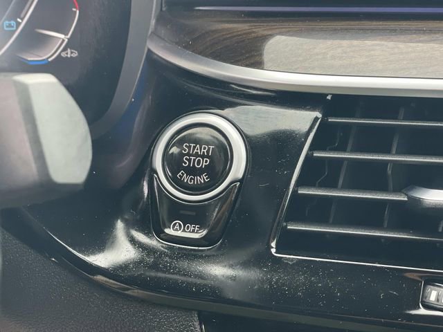 Used 2021 BMW 530i w/ M Sport Package image 15