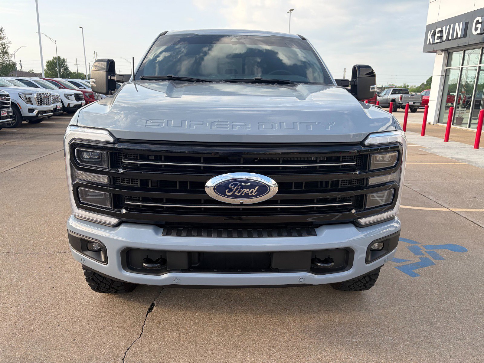 Used 2025 Ford F250 Platinum w/ Tremor Off-Road Package AWD/4WD image 2