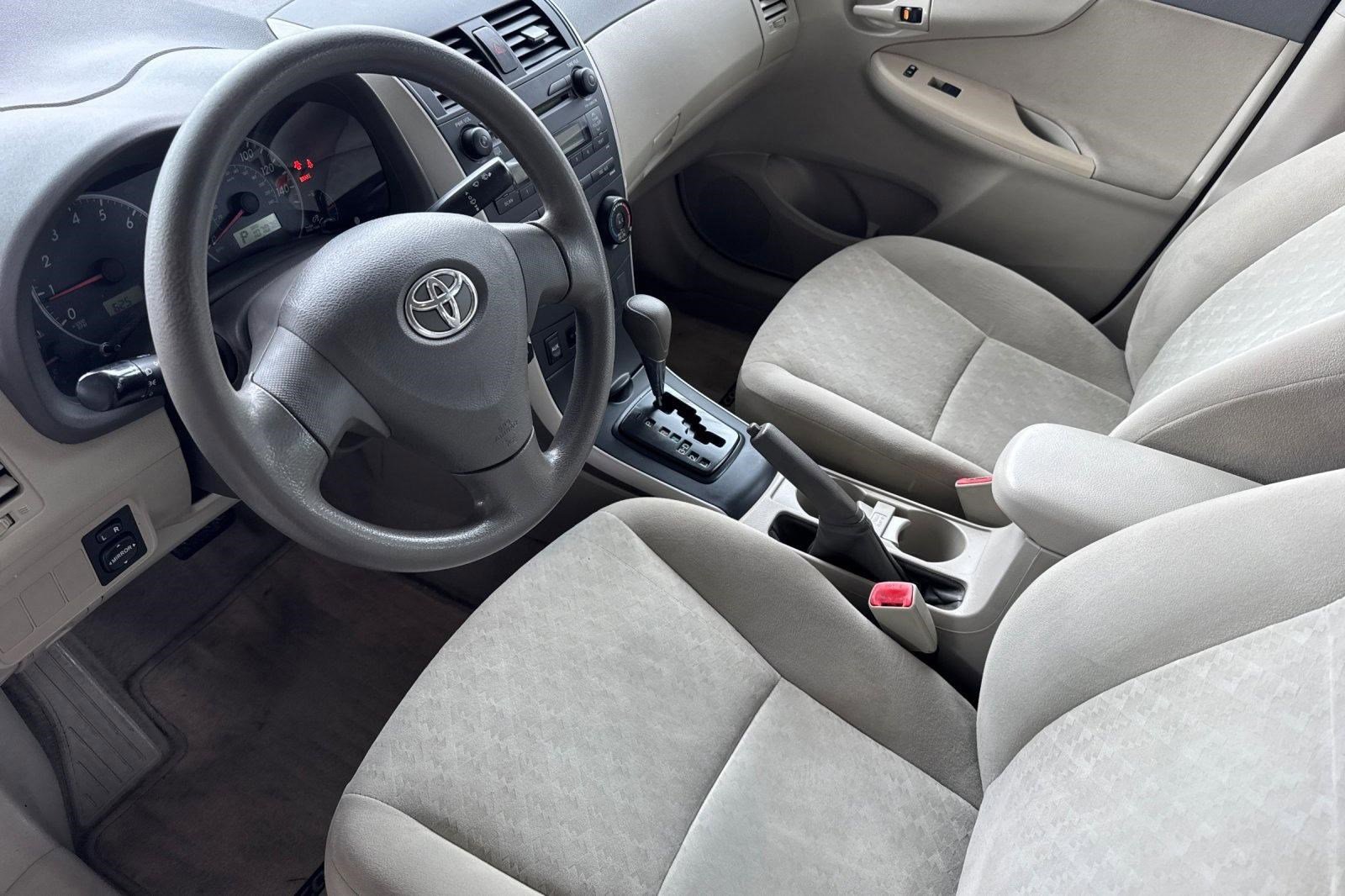 Used 2009 Toyota Corolla LE FWD image 4