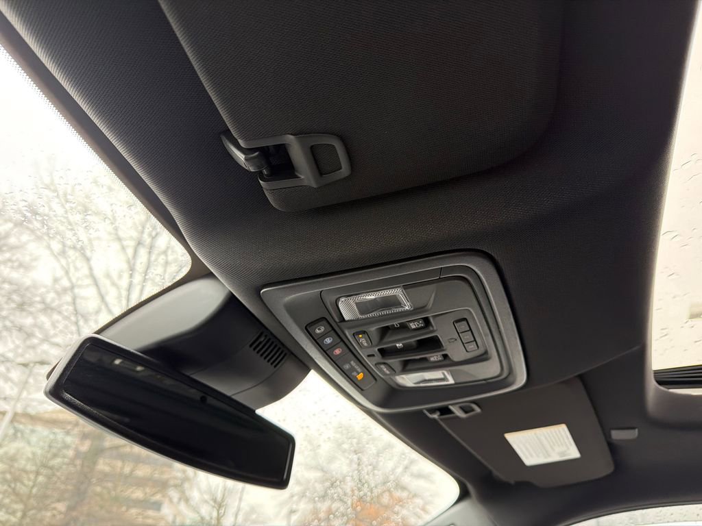 Used 2023 Chevrolet Silverado 1500 High Country image 34