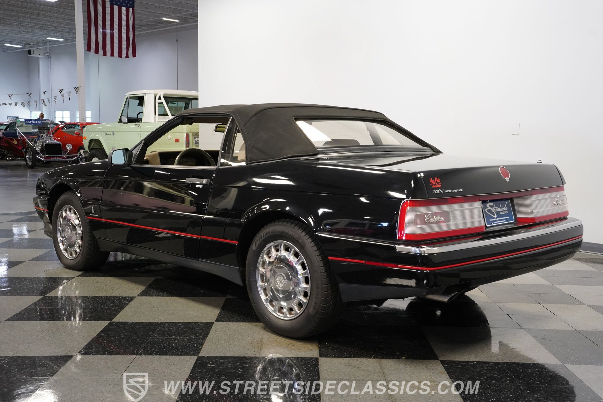 Used 1993 Cadillac Allante FWD image 10