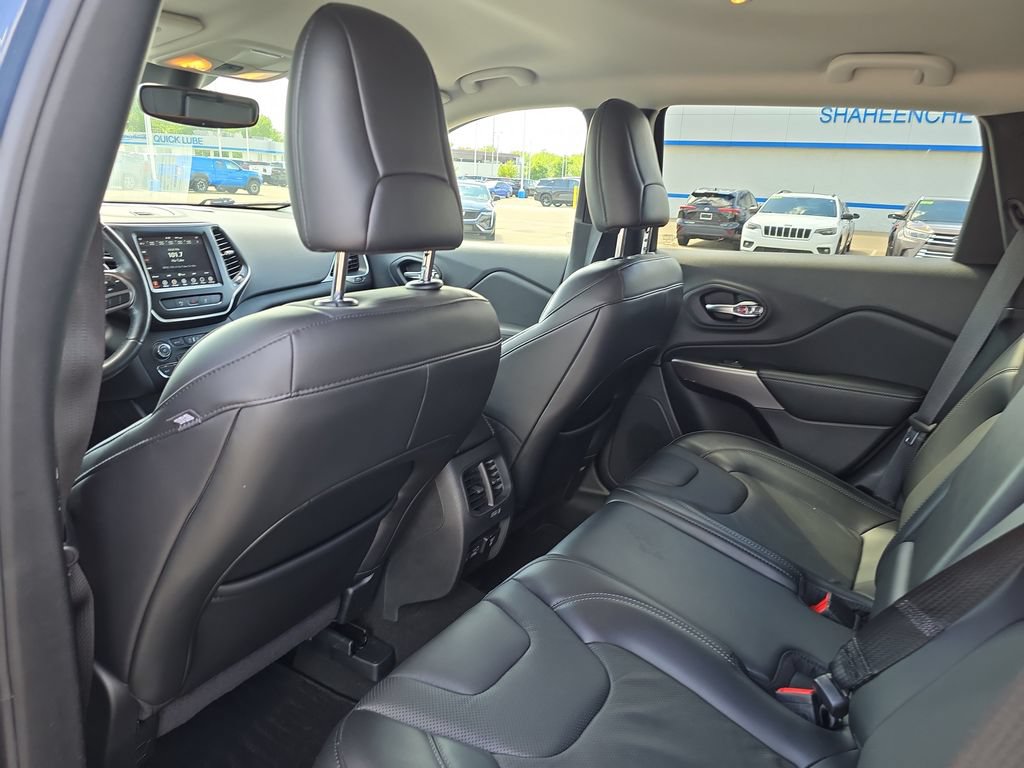 Used 2021 Jeep Cherokee Latitude Lux w/ Comfort/Convenience Group AWD/4WD image 32