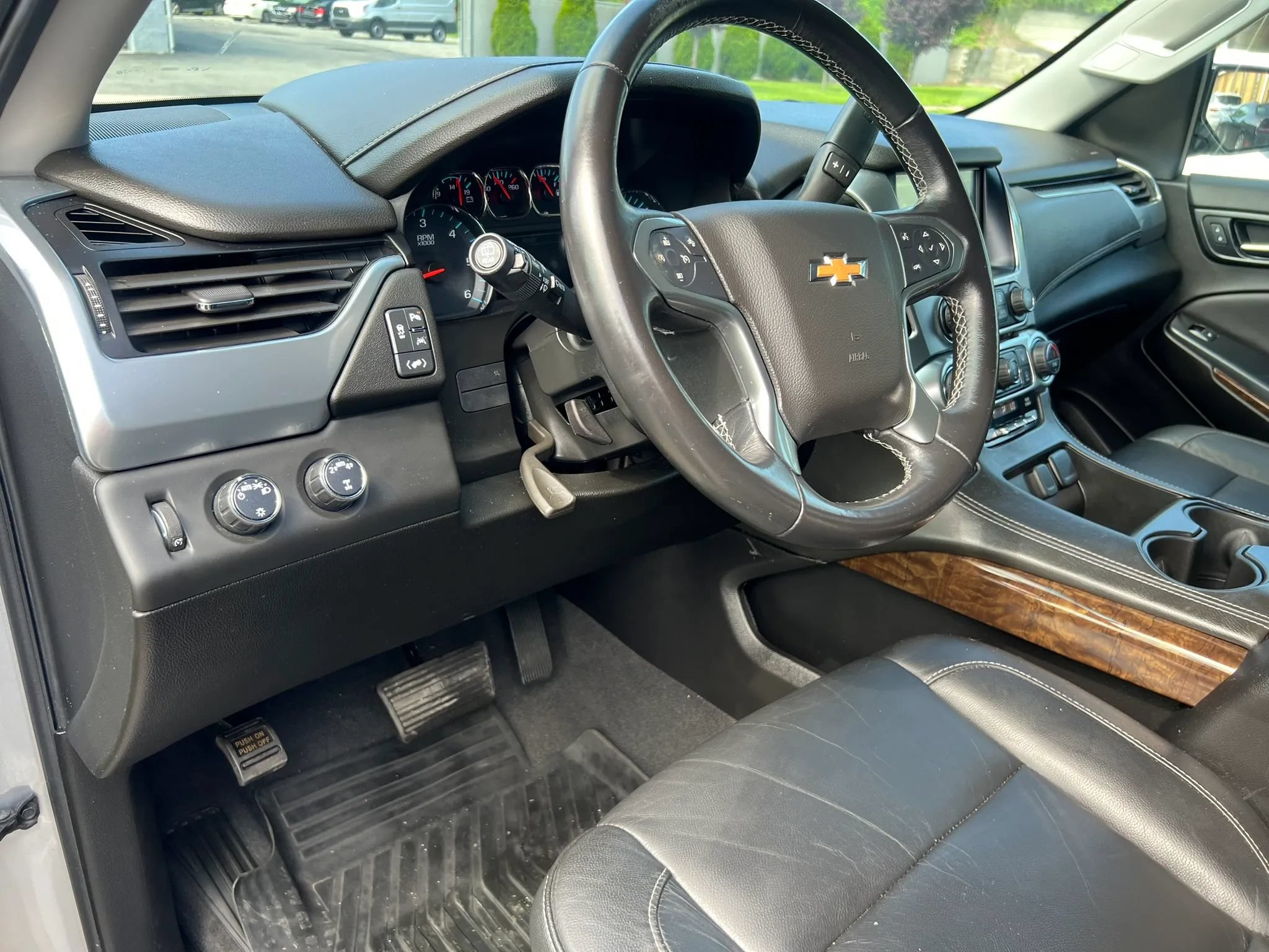 Used 2019 Chevrolet Tahoe LT AWD/4WD image 16