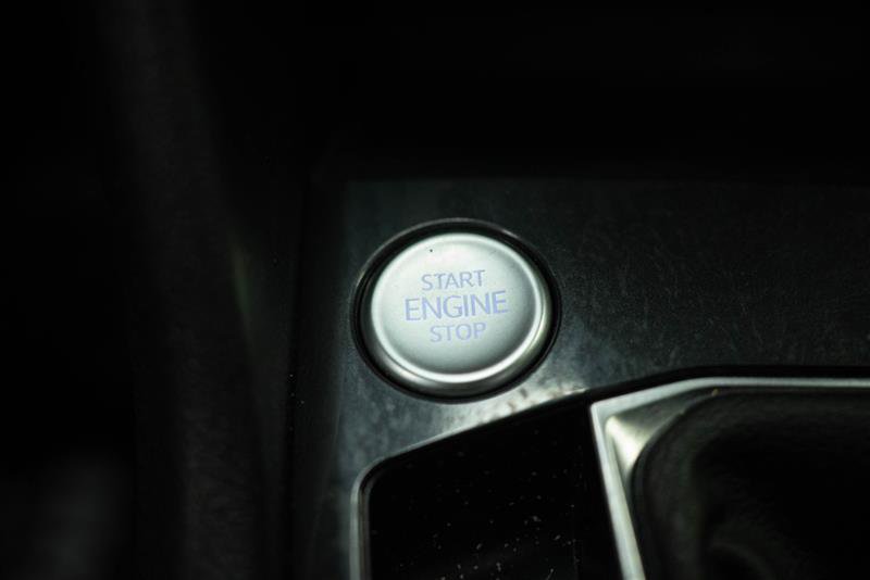 Used 2022 Volkswagen Tiguan SE w/ Panoramic Sunroof Package image 25