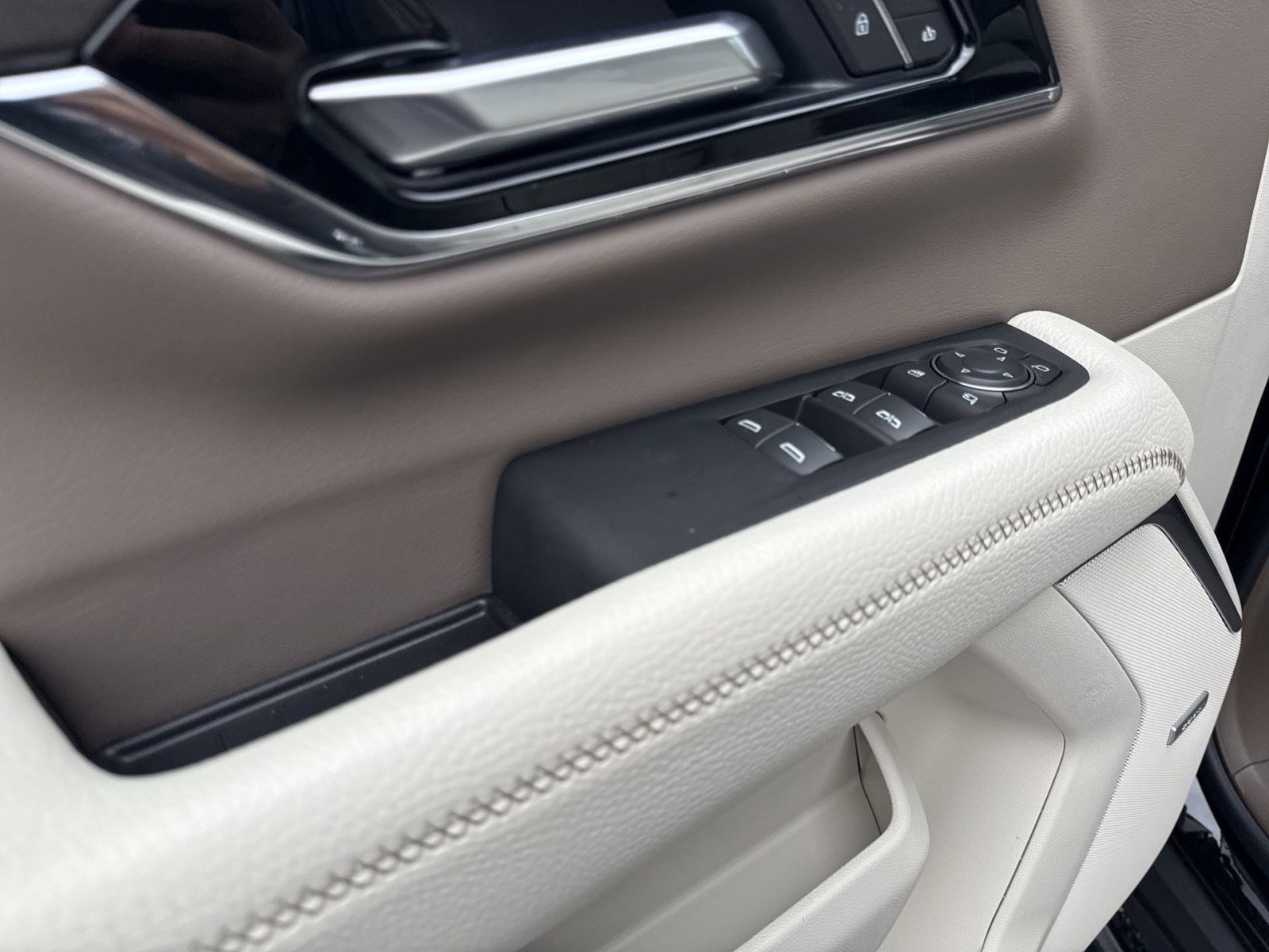 New 2026 GMC Yukon XL Denali image 15