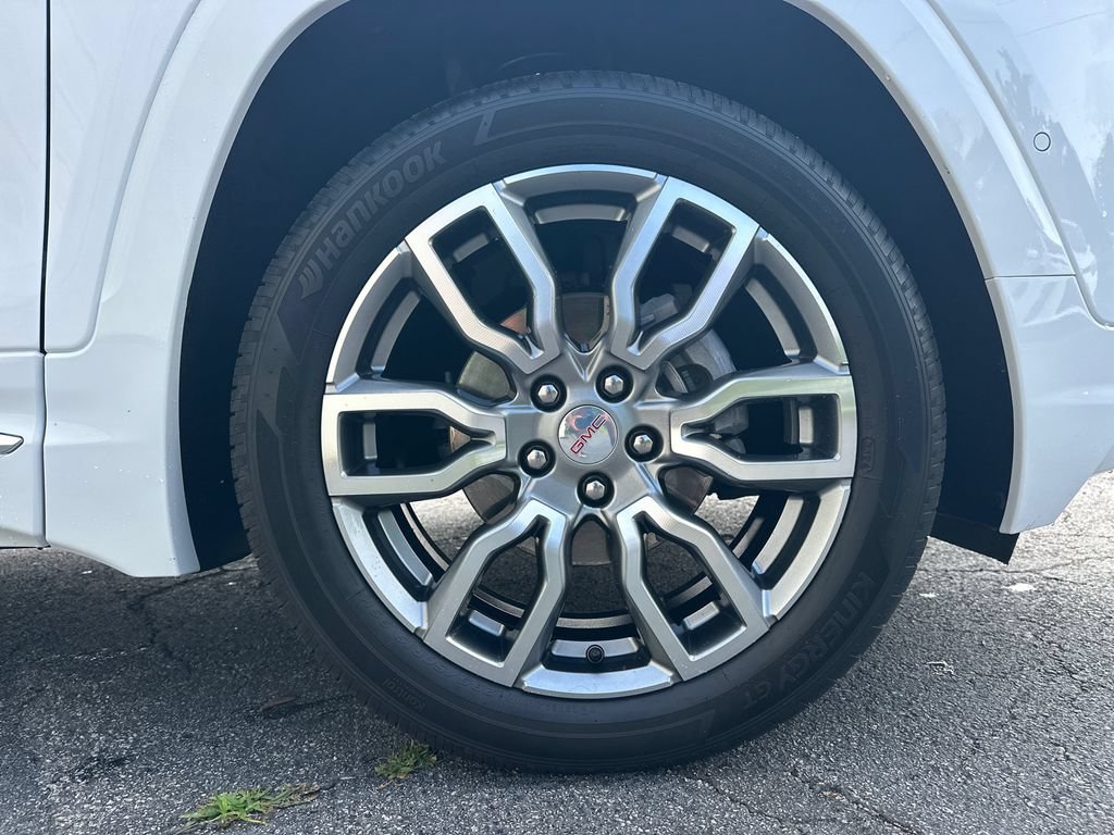 Used 2024 GMC Terrain Denali w/ Denali Premium Package AWD/4WD image 13