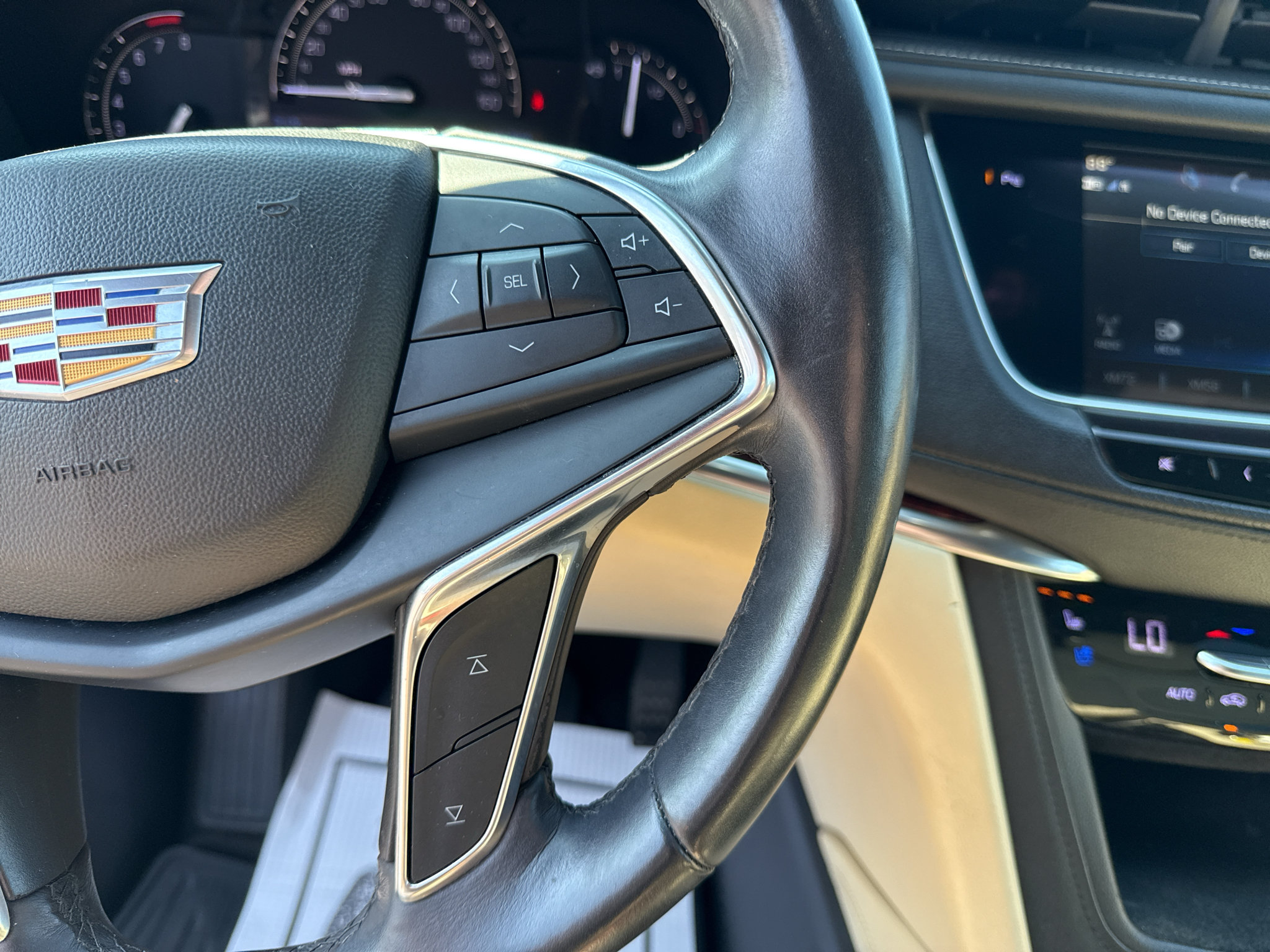 Used 2018 Cadillac XT5 Premium Luxury FWD image 19